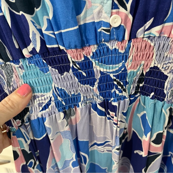 Able the Label blue floral v neck elastic waist loose and flowy size small - Picture 2 of 9